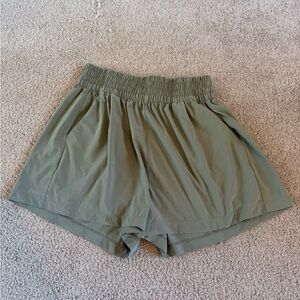 Vuori High Waist Sage Green Women's Shorts